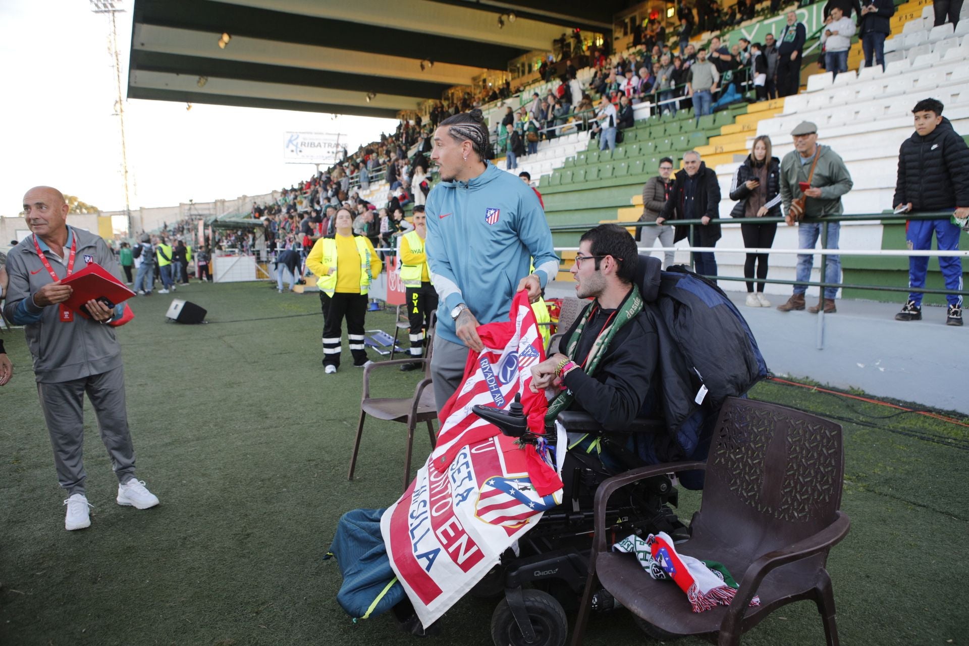 Fotos | Fiesta en Cáceres para recibir al Atlético de Madrid