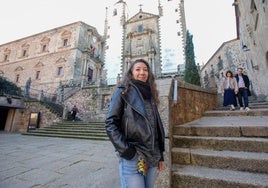 Jessica Robles, en la plaza de San Jorge de la Ciudad Monumental de Cáceres.