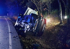 Vehículo accidentado cerca de Jaraíz de la Vera.