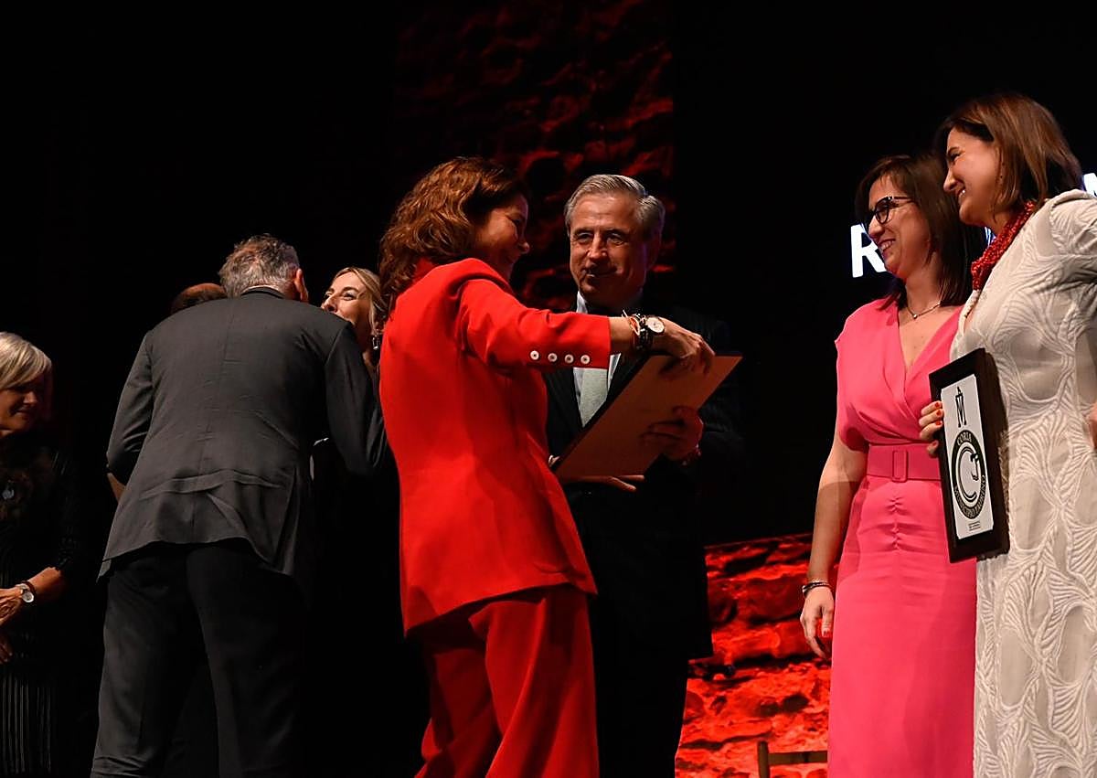 Imagen secundaria 1 - La Junta de Extremadura ha entregado los primeros Premios a la Tauromaquia