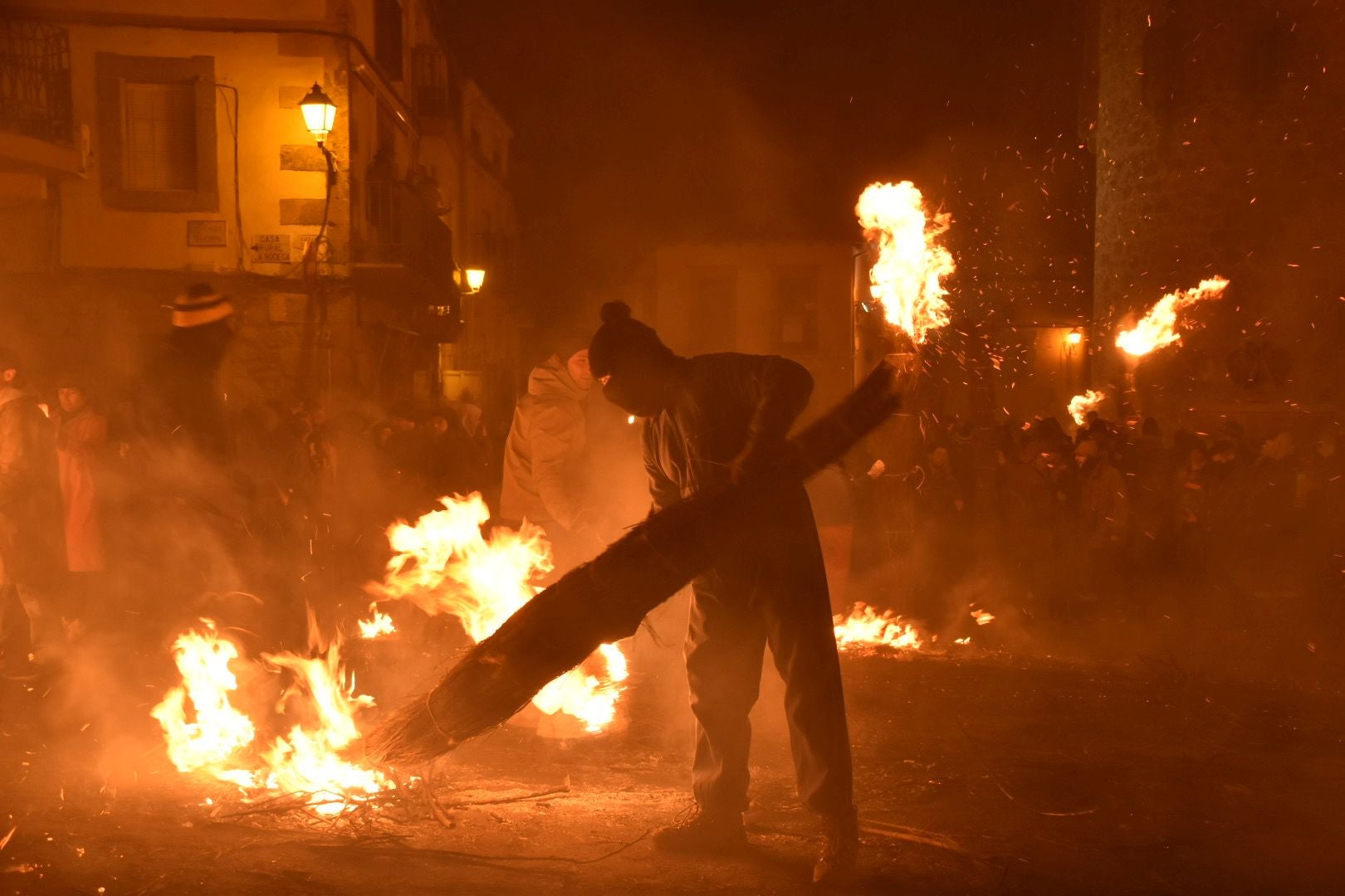 Así se ha celebrado la fiesta de Los Escobazos en Jarandilla de la Vera