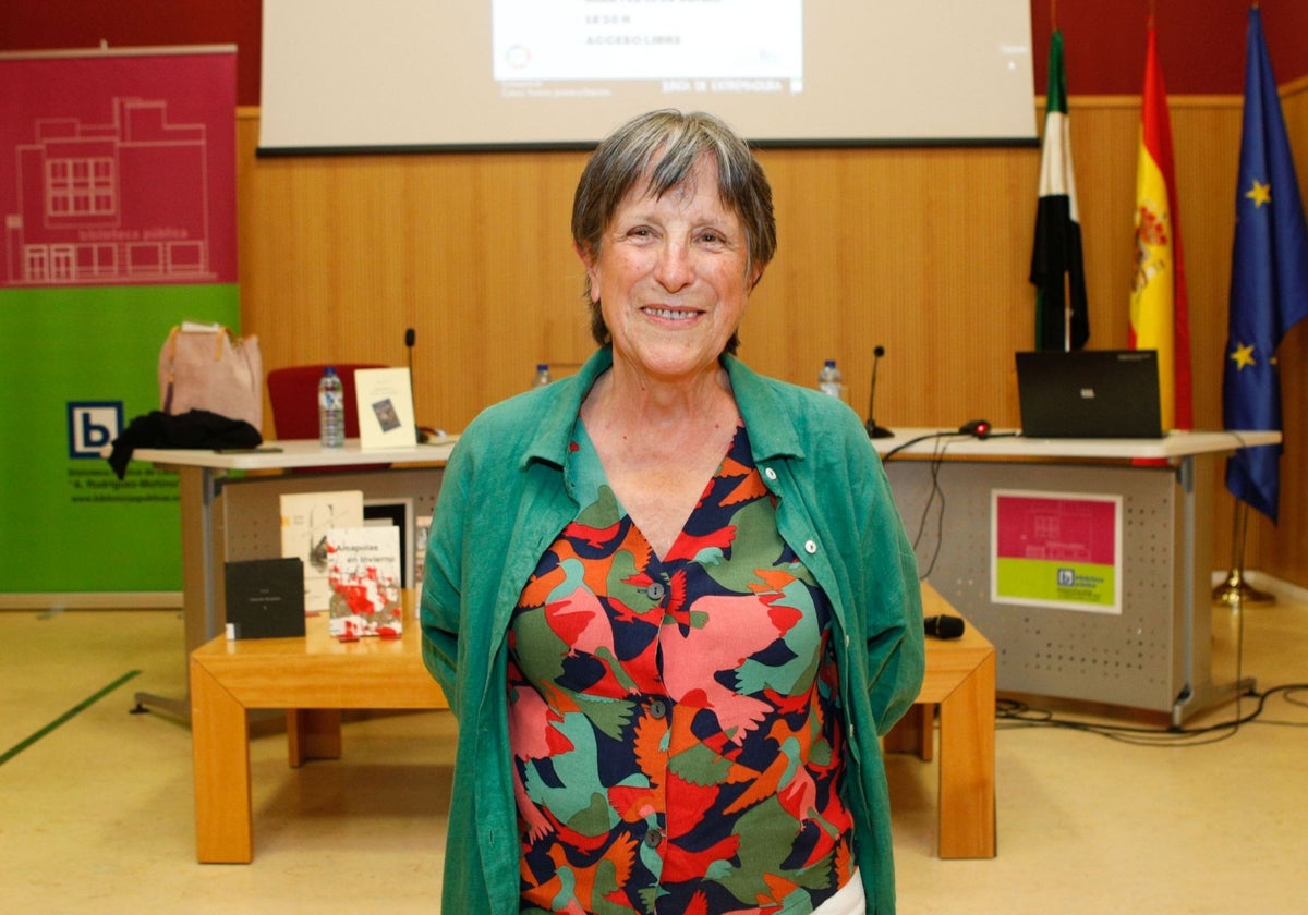 Pilar Bacas en un acto celebrado en la Biblioteca Pública de Cáceres el pasado mes de junio.