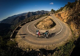 Participantes en la subida a la Peña de Francia.