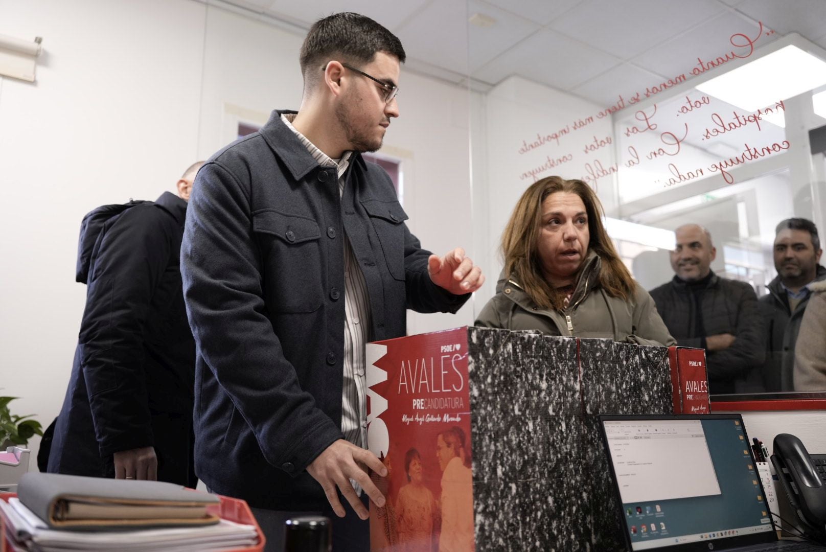 Presentados los avales de las dos candidaturas para liderar el PSOE extremeño