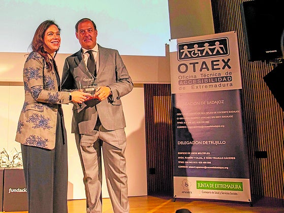 Imagen secundaria 2 - Llega Papa Noel entre guirnaldas y villancicos