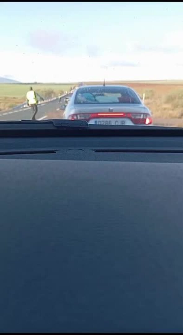 Dos heridos tras una salida de la vía en la N-432