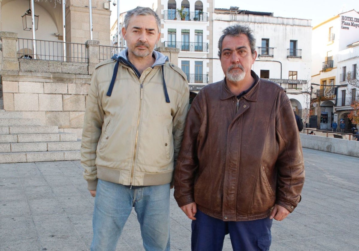 Ángel Luis Hoya y Ángel Alfonso Ruiz Portela, de la asociación 'Nadie sin techo'.