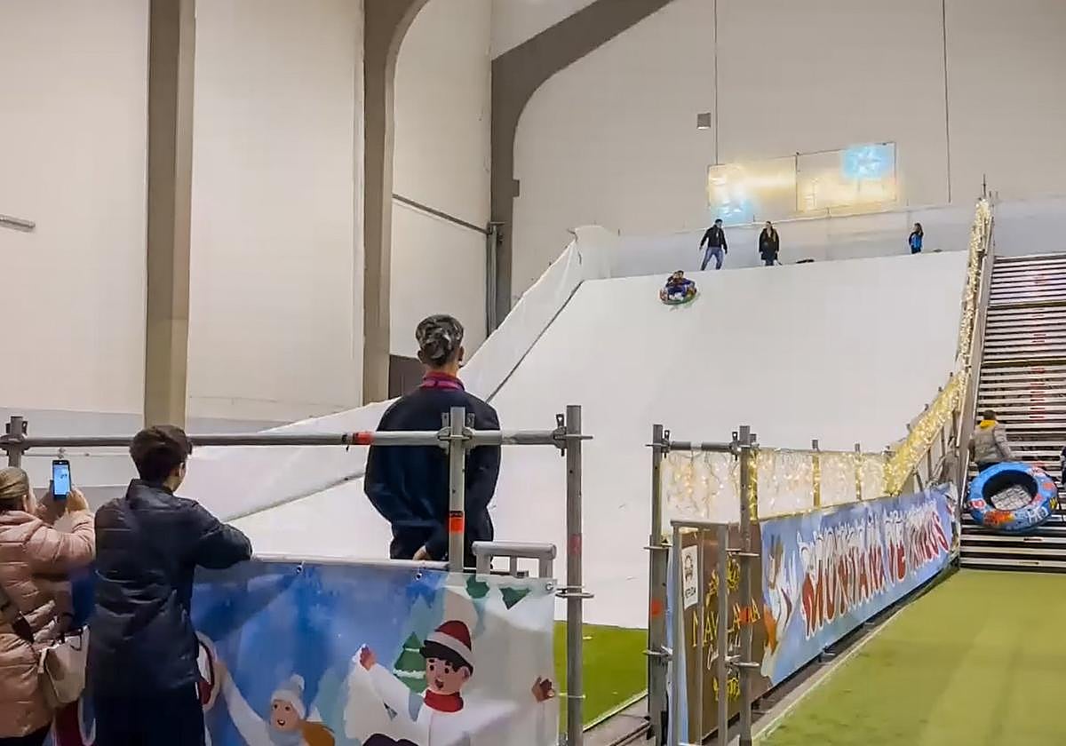 Uno de los toboganes instalados en Ifeme.
