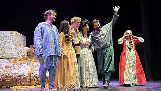 Palique Teatro pone de nuevo en escena en Hornachos «La Calentura»