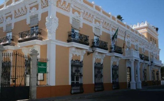 Fachada del Palacio Marqués de la Vega, ubicación del CEIP Calzada Romana