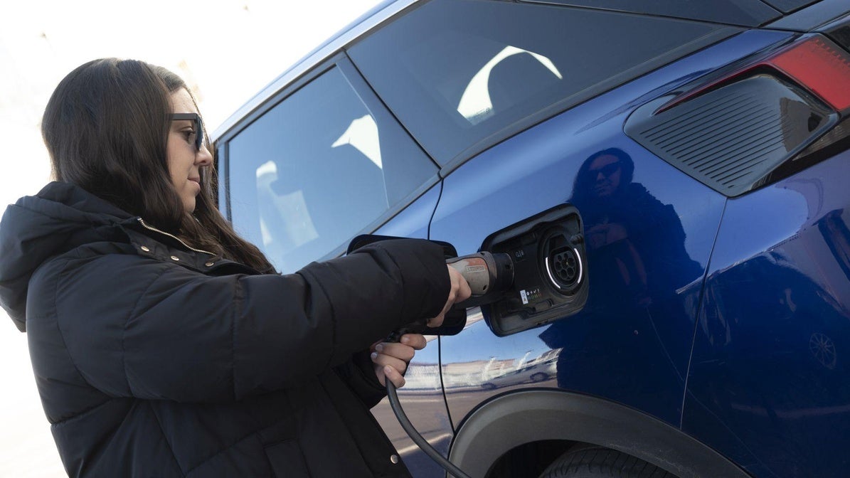 La matriculación de coches electrificados creció en la región un 7,01% con respecto a 2023.