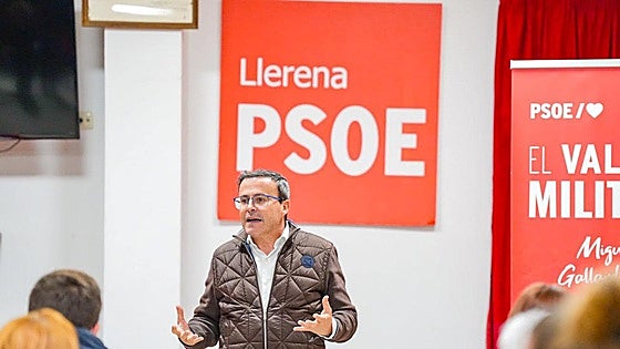 Miguel Ángel Gallardo visita Llerena antes de las primarias del PSOE de Extremadura
