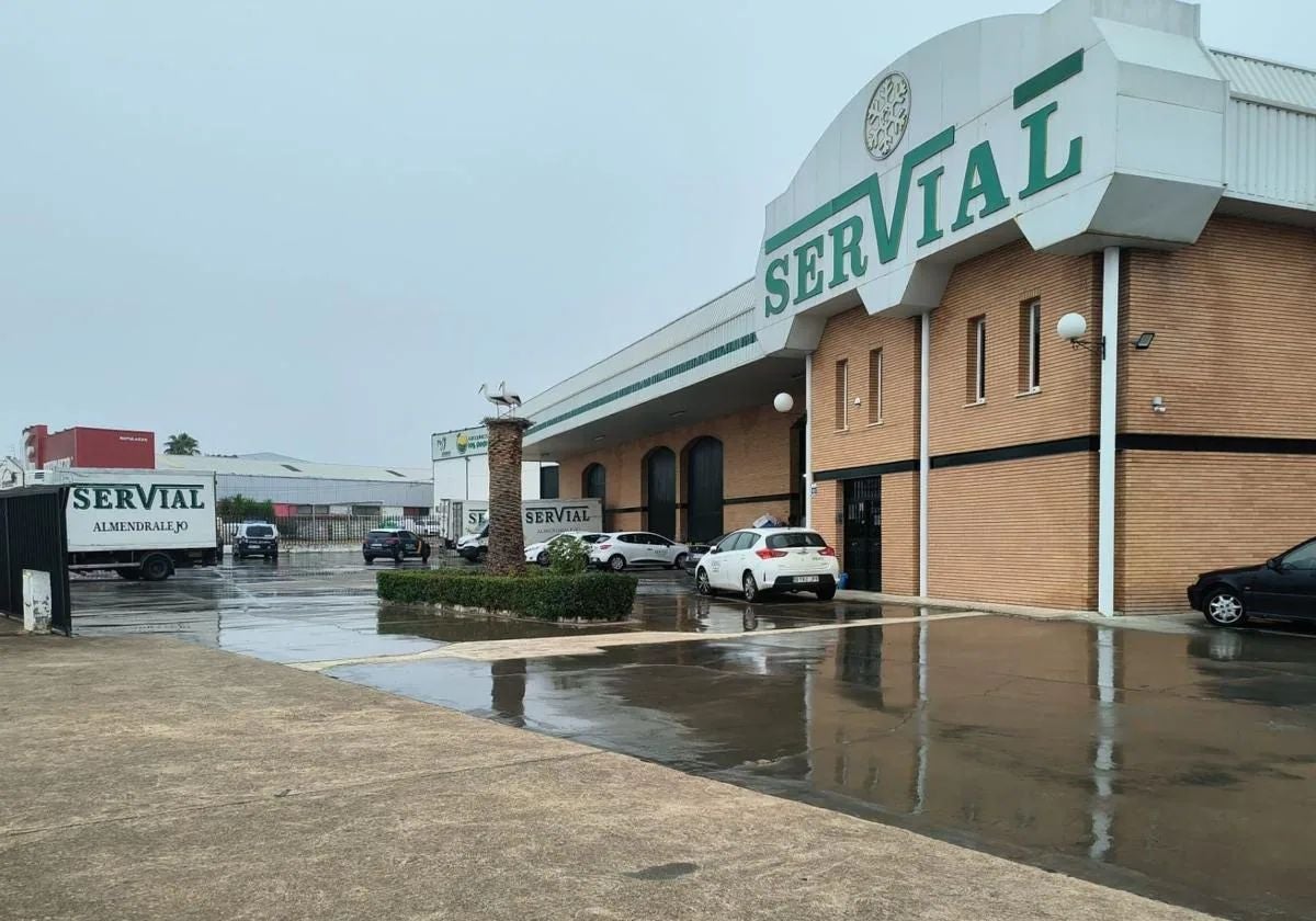 Instalaciones de la empresa Servial en Almendralejo donde falleció un trabajador en octubre.