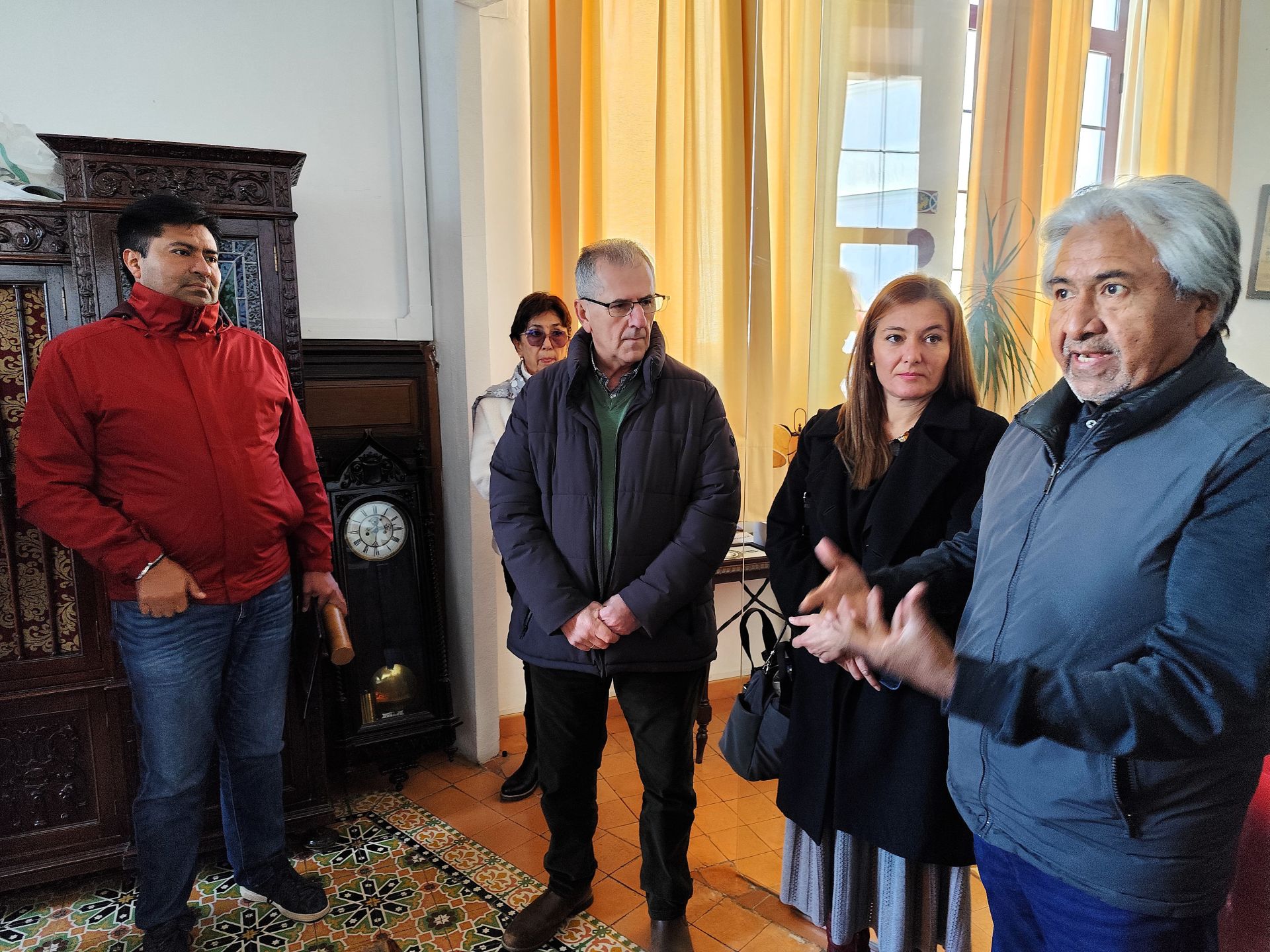 La comitiva mexicana fue recibida en la alcaldía