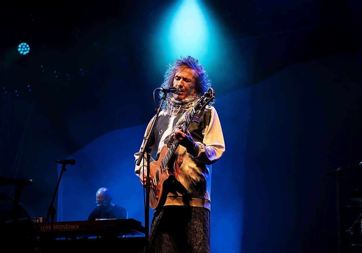 Robe Iniesta durante su concierto en Cáceres el pasado mes de mayo.