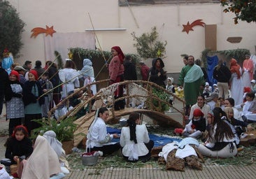 Belén Viviente en el patio del colegio Nuestra Señora de los Dolores.