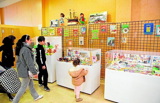 Exposición de juegos de los 80 y los 90.