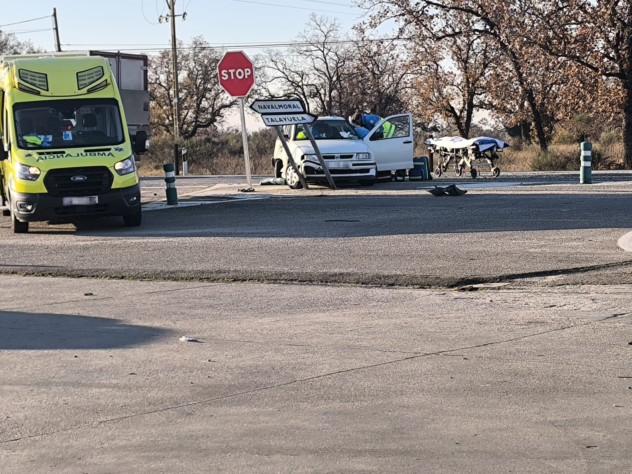 Fotos | Así ha sido el accidente de tráfico de esta mañana en Talayuela
