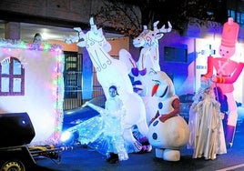 Pasacalles navideño 'Un mundo mágico' recorriendo el barrio de El Vivero y Cabezarrubia.