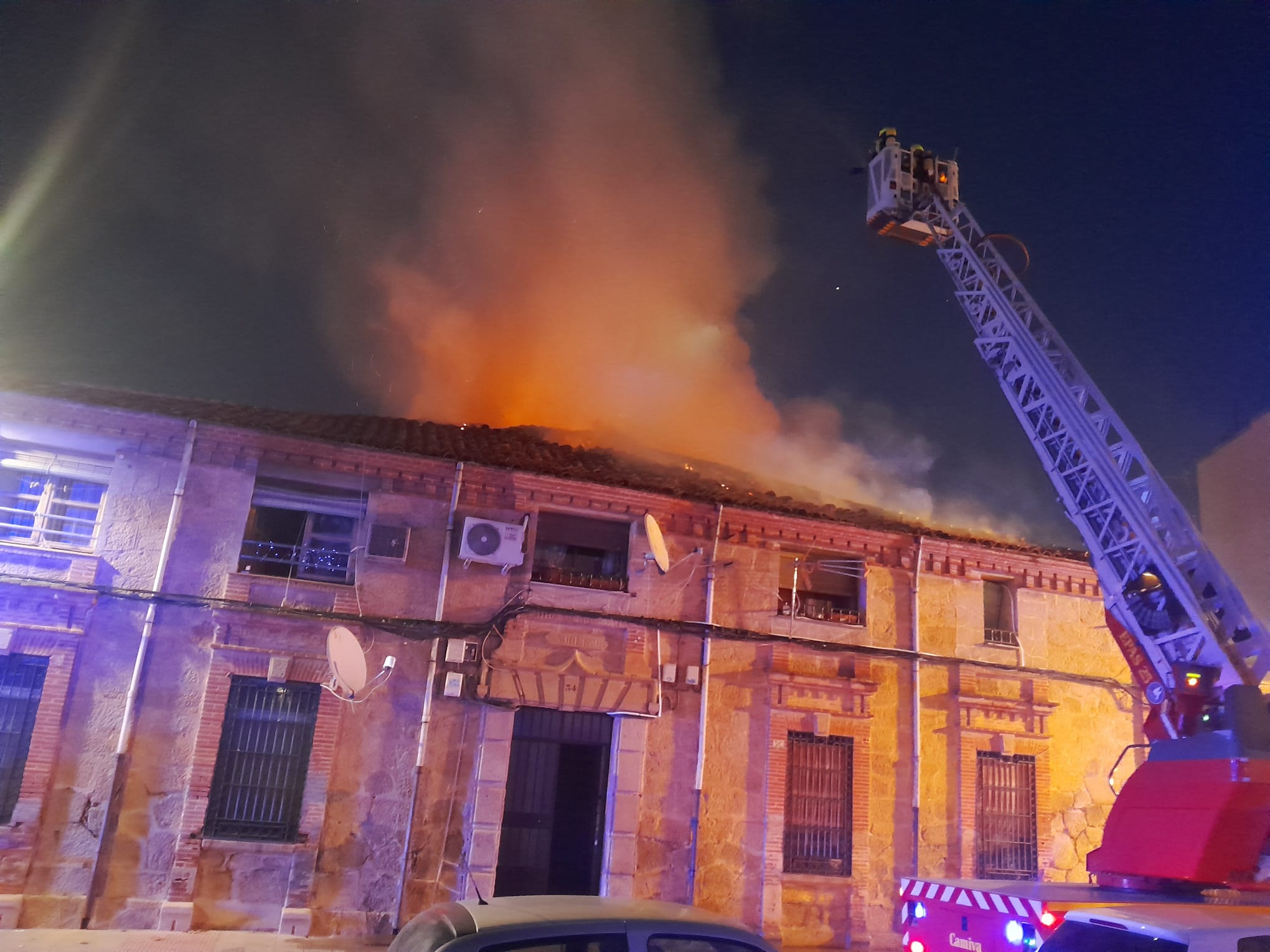 Fuego en un edificio de viviendas de Navalmoral