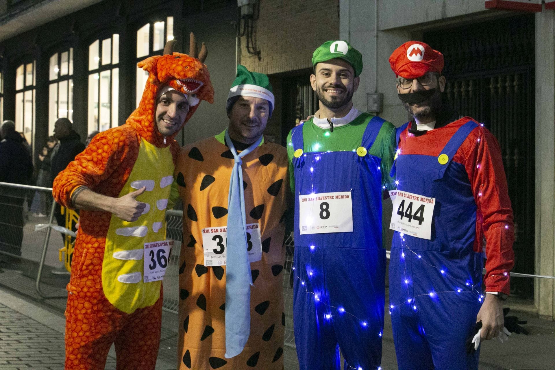 FOTOS | La San Silvestre llena de público el centro de Mérida