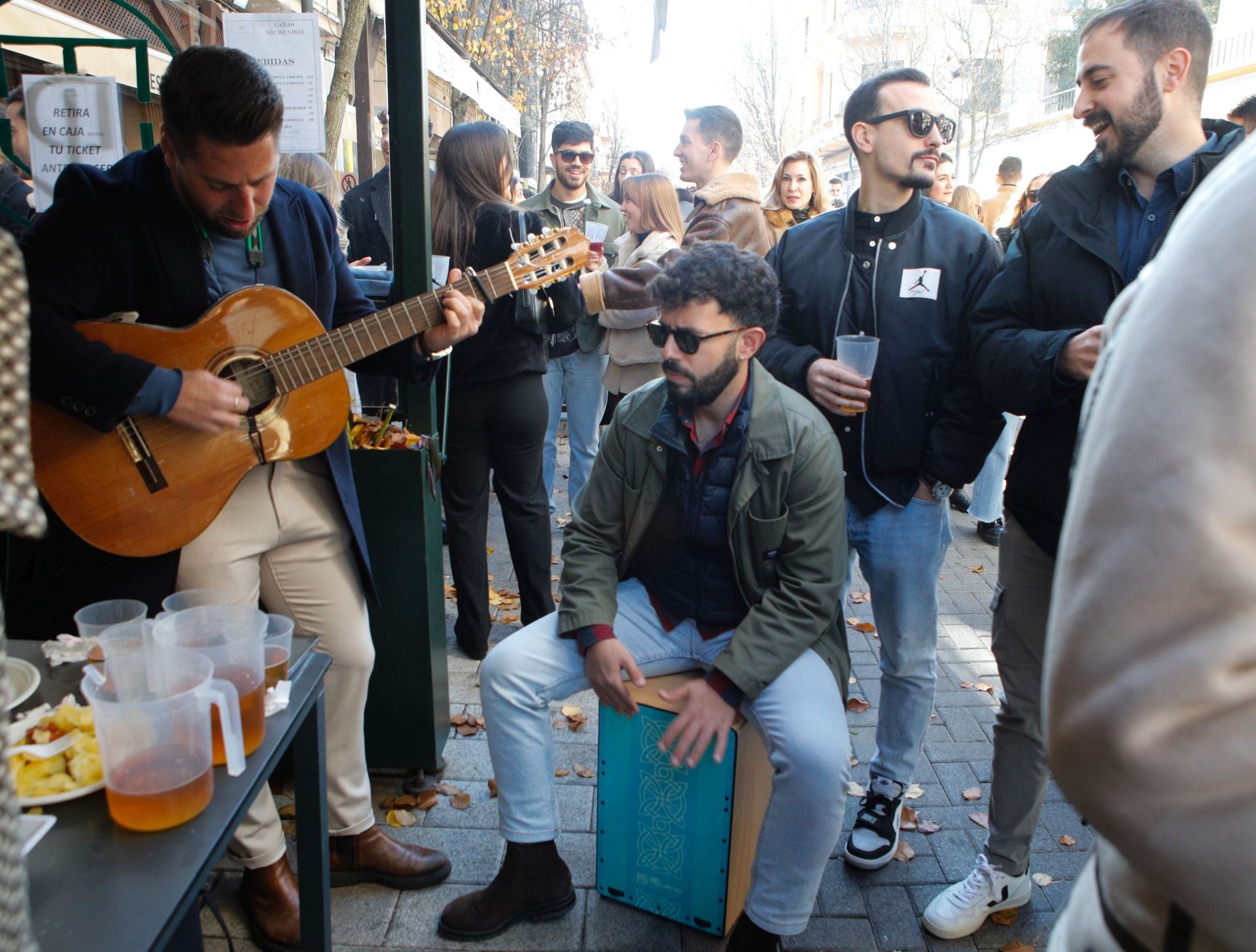 Mucho ambiente en las cañas de la &#039;Tardevieja&#039; de Cáceres