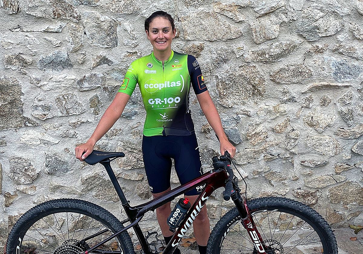 Natalia Fischer luciendo los colores del Ecopilas.