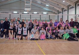 Foto de familia de los tres equipos participantes en el Torneo Solidario Máster Femenino.