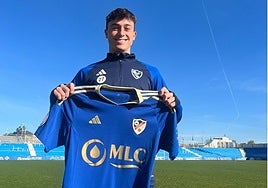 Inach Fernández debutó con el Linares en Primera RFEF.