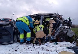 Trabajos de excarcelación de los heridos.