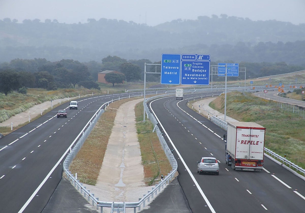 Autovía EX-A1 que actualmente conecta Navalmoral de la Mata con Moraleja por Plasencia.