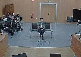 Miguel Gallardo declara ante la jueza Beatriz Biedma en los juzgados de Badajoz.