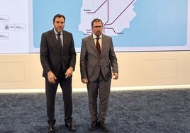 El ministro de Transportes, Óscar Puente, y el presidente saliente de Renfe, Raül Blanco.