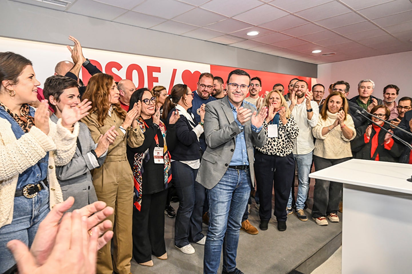 Fotos | Gallardo celebra su victoria en las primarias del PSOE de Extremadura