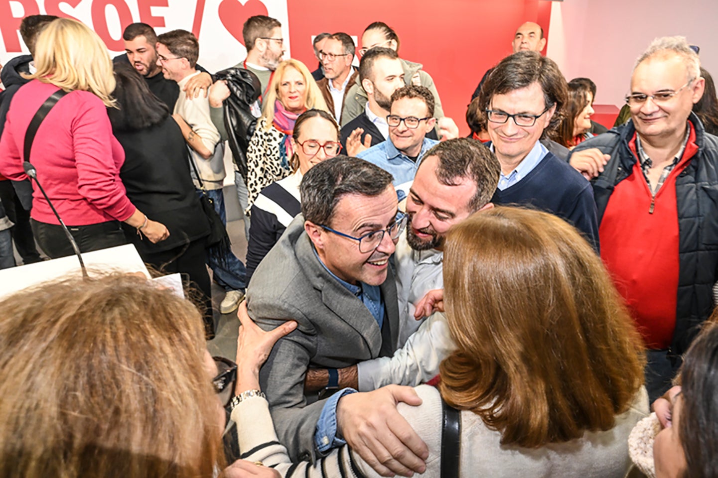 Fotos | Gallardo celebra su victoria en las primarias del PSOE de Extremadura