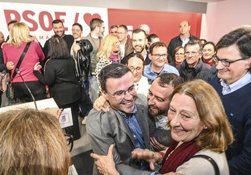 Fotos | Gallardo celebra su victoria en las primarias del PSOE de Extremadura
