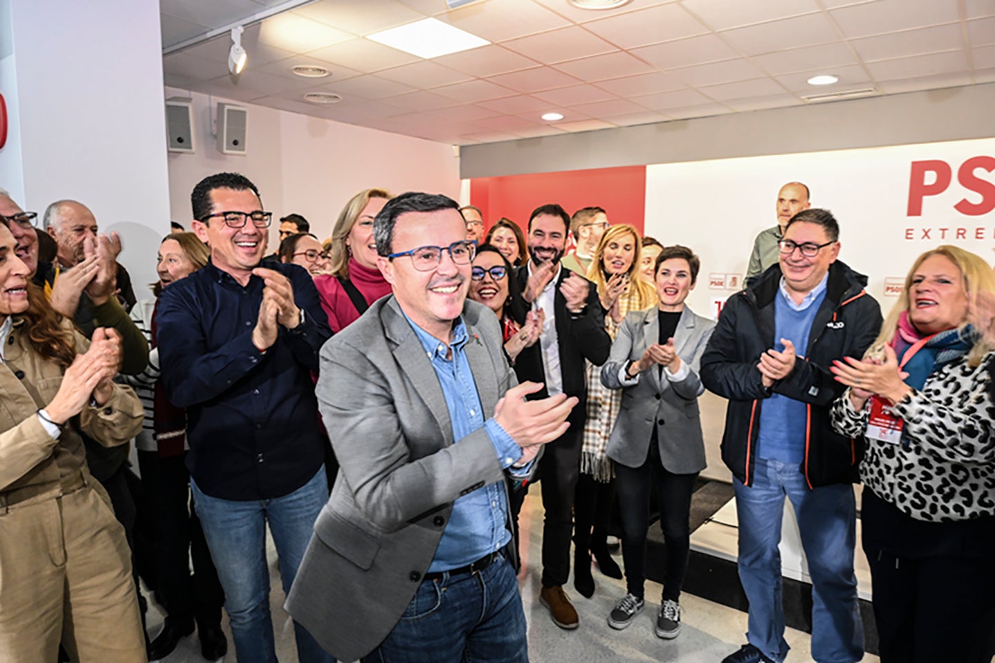 Fotos | Gallardo celebra su victoria en las primarias del PSOE de Extremadura