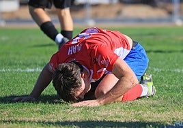 El debutante Inach se lamenta tras una llegada en la segunda mitad