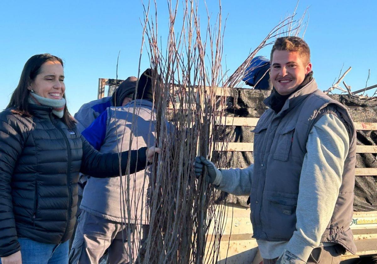 Entrega de las plantas en la finca Haza de la Concepción.