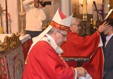 Ceremonia de Confirmaciones en una foto de archivo