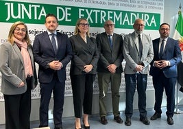 La Junta y CaixaBank firman un convenio para potenciar la FP en Extremadura