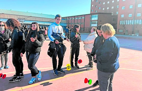 Imagen principal - La semana de los propósitos e ilusiones en Badajoz