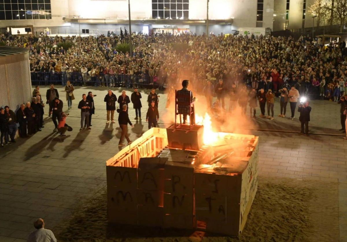 La murga Krma dará el pregón de las Candelas de Santa Marina en el Carnaval de Badajoz de 2025