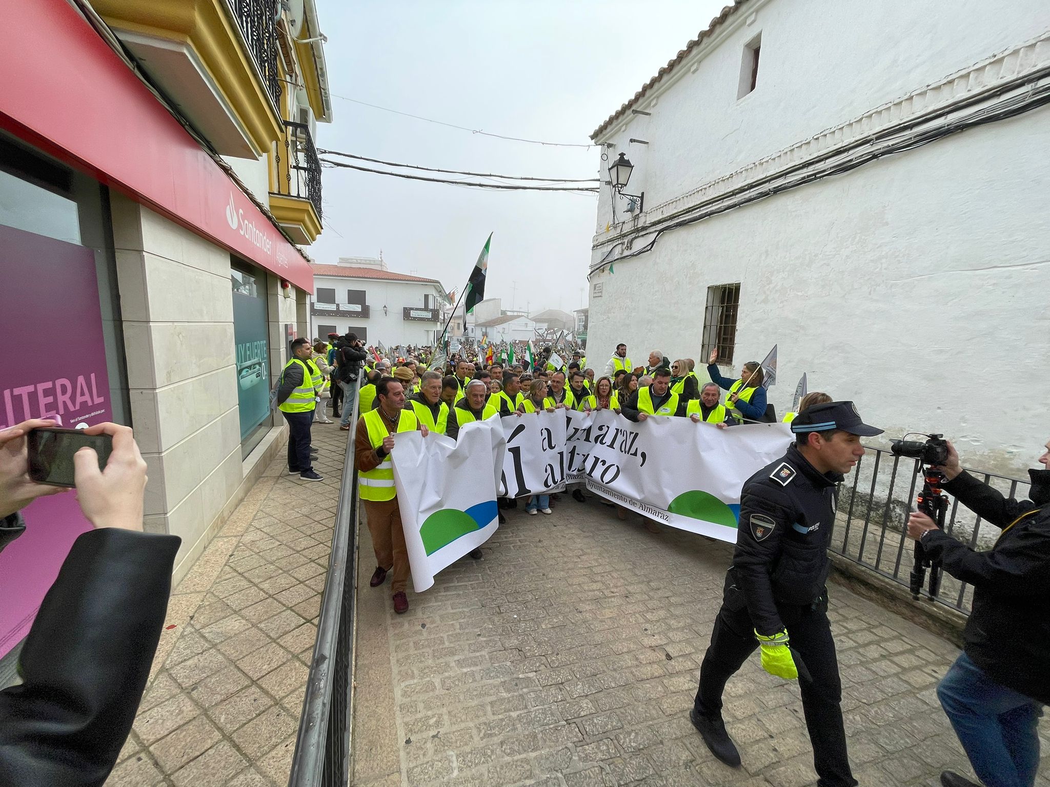 La manifestación contra el cierre de Almaraz, en imágenes