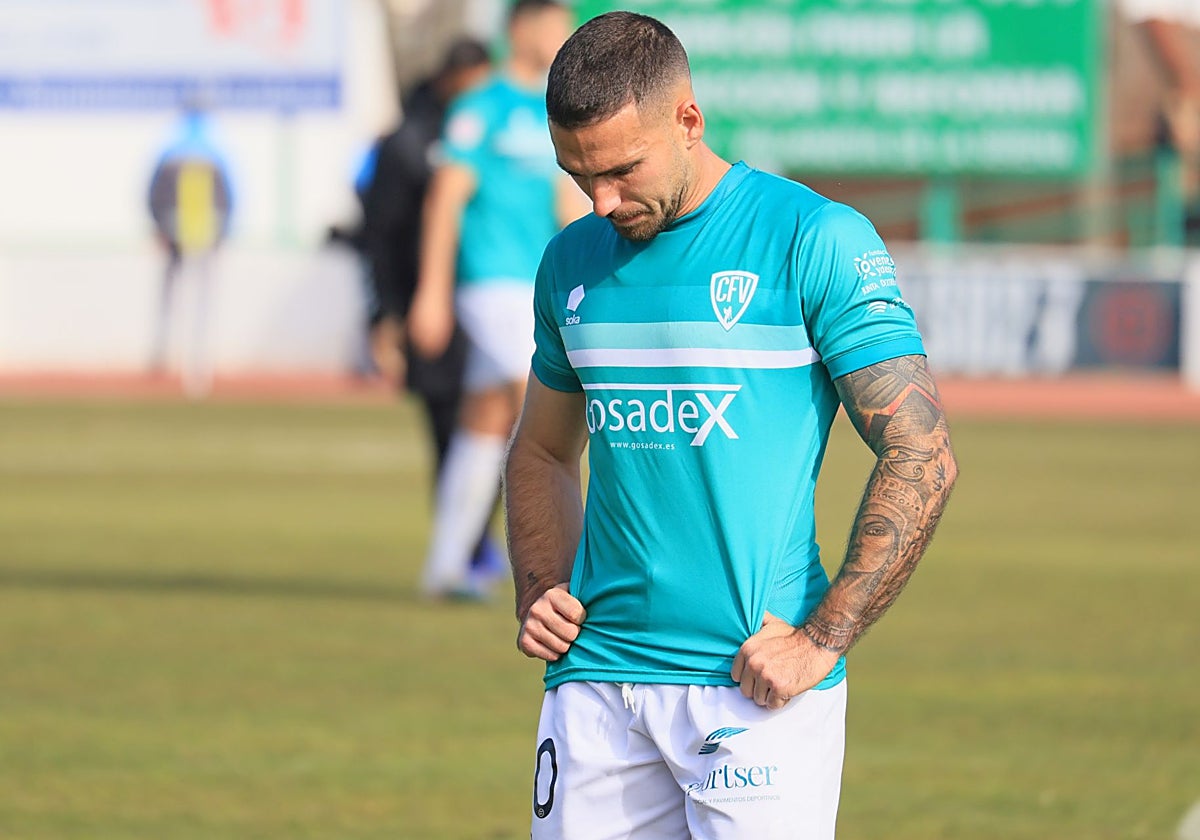 Iván Robles se lamenta tras la derrota de este domingo contra el Antoniano.