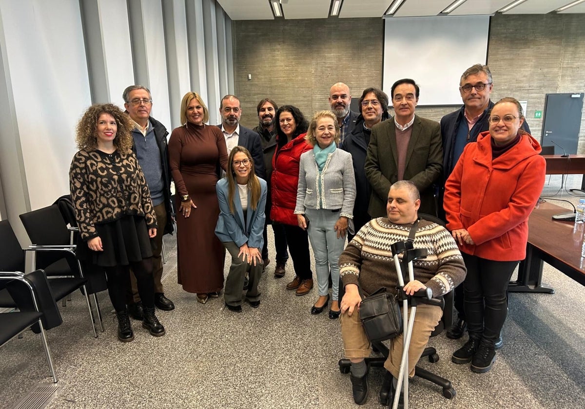 La Junta no sustituirá a los ATE-cuidadores hasta final de curso