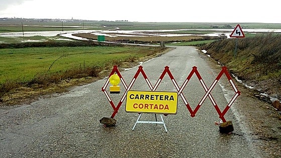 La abundante lluvia deja inundaciones y carreteras cortadas en el sur extremeño