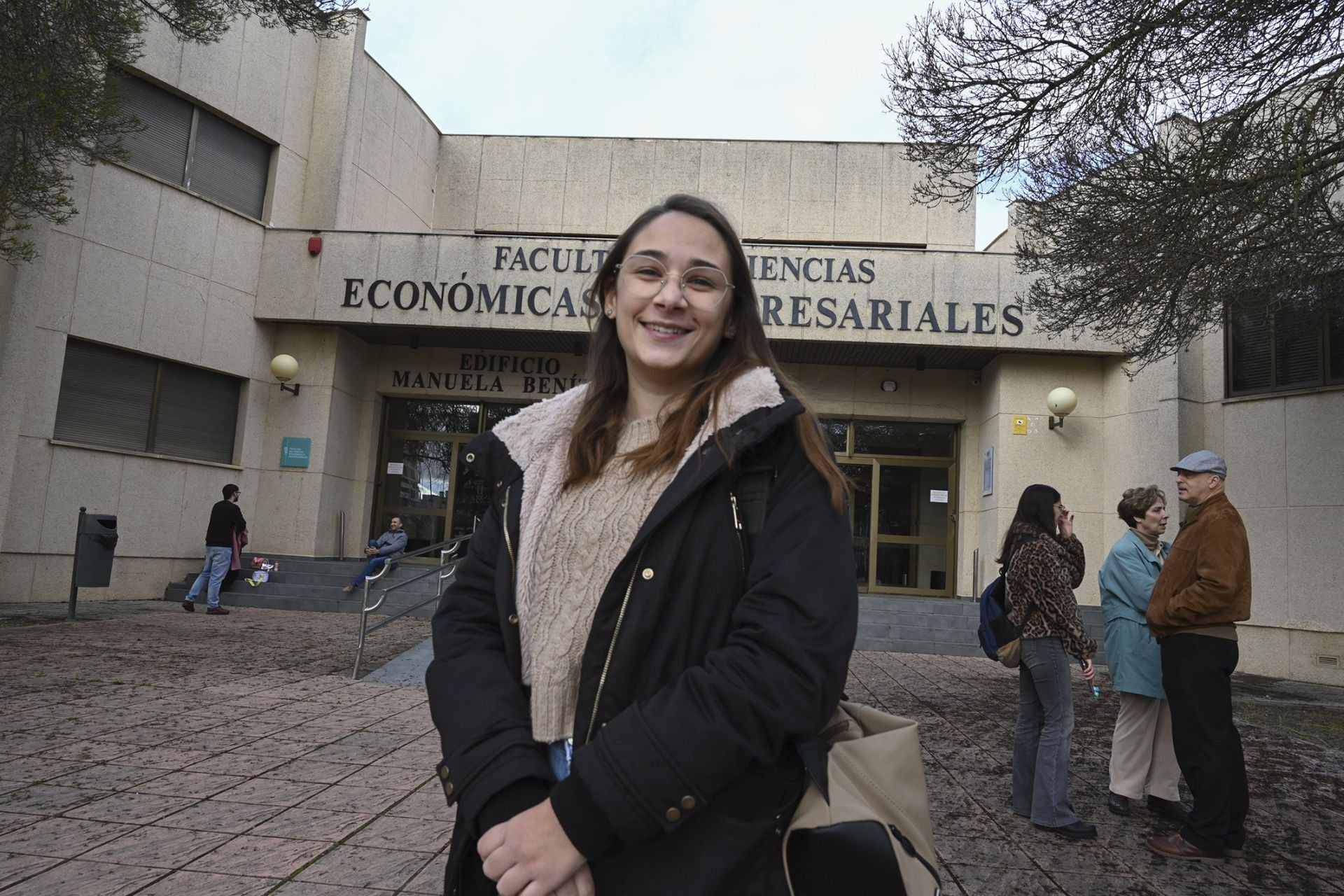 FOTOS | Los candidatos se presentan a los exámenes del MIR en Extremadura