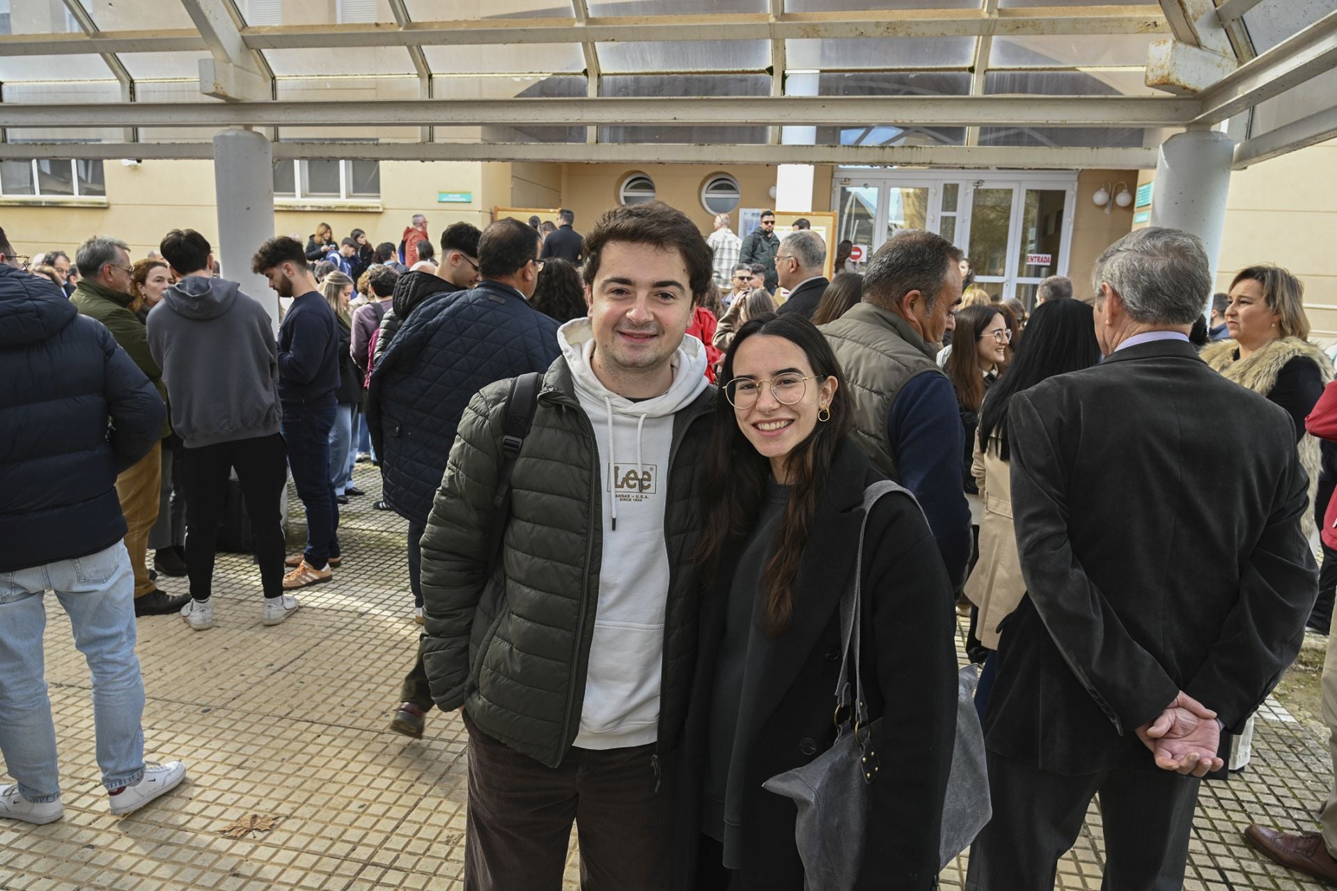 FOTOS | Los candidatos se presentan a los exámenes del MIR en Extremadura