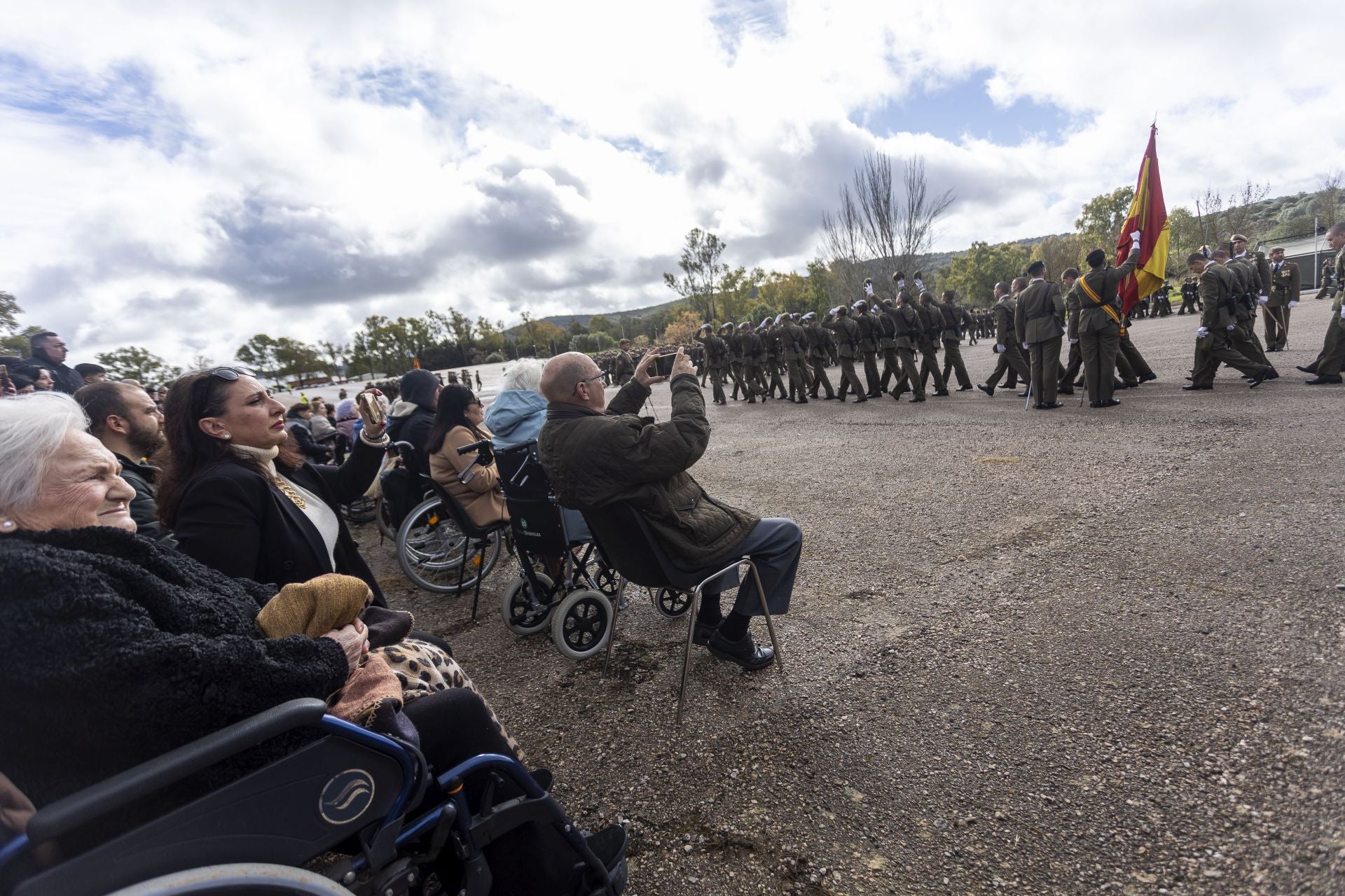 Fotos | Búscate en la jura de bandera en el Cefot de Cáceres